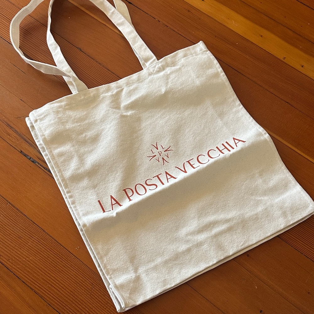 La Posta Vecchia tote bag
